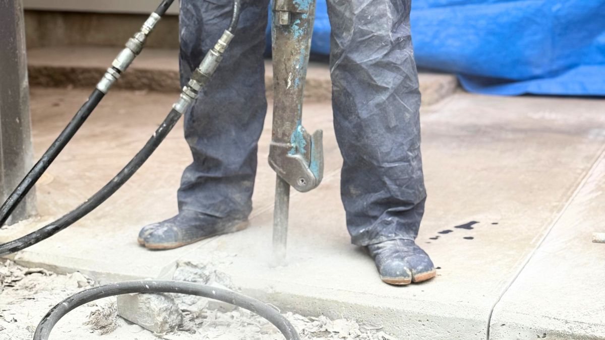 油圧ハンドブレーカー